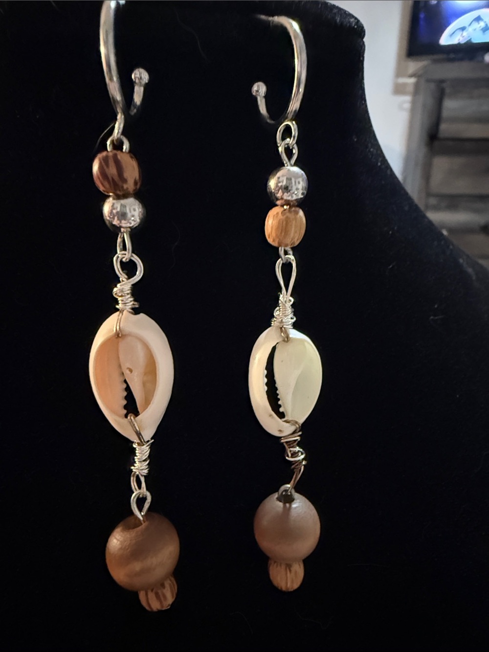 New Women’s 4” Handmade Shell and Bead Dangle Earrings